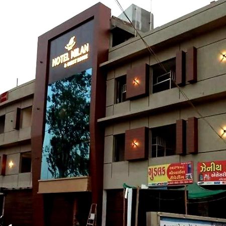 Hotel Milan Ahmadabad Zewnętrze zdjęcie