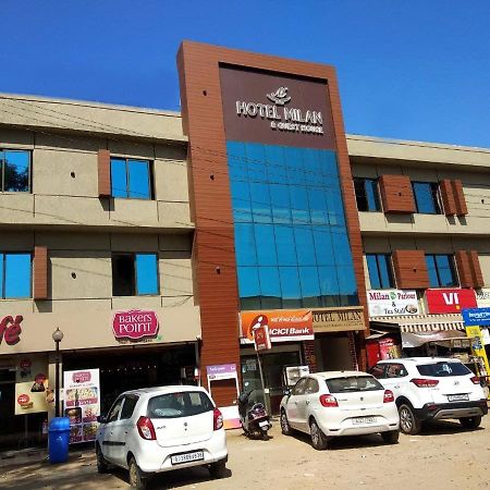Hotel Milan Ahmadabad Zewnętrze zdjęcie
