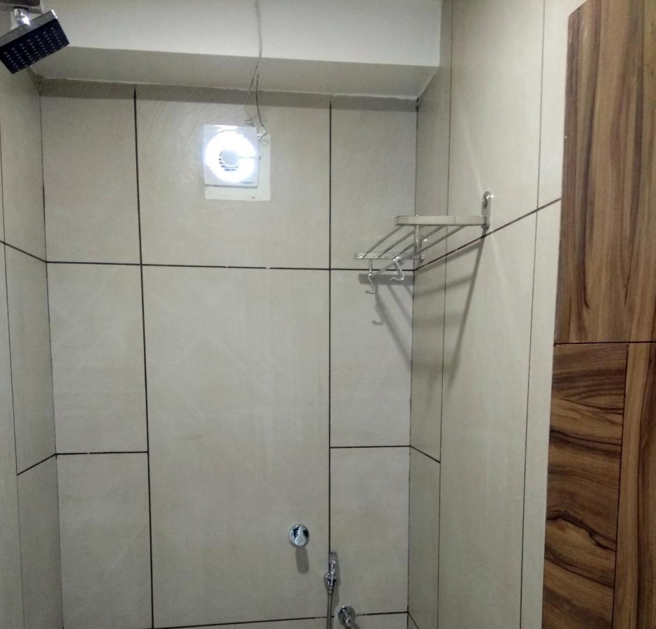 Hotel Milan Ahmadabad Zewnętrze zdjęcie