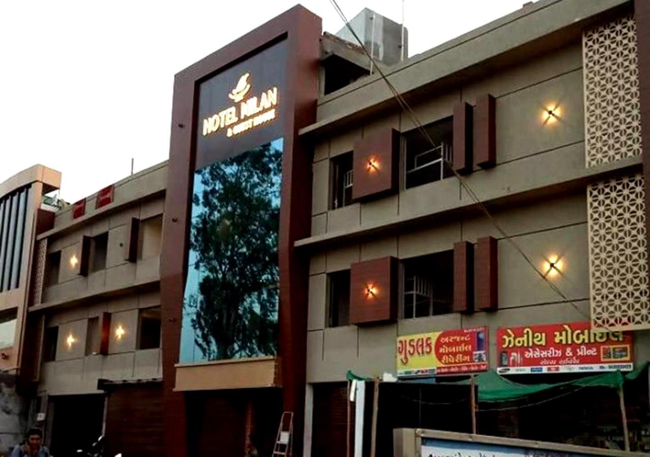 Hotel Milan Ahmadabad Zewnętrze zdjęcie