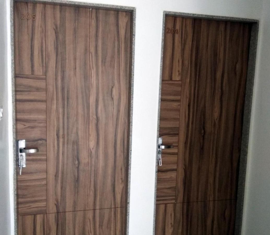 Hotel Milan Ahmadabad Zewnętrze zdjęcie