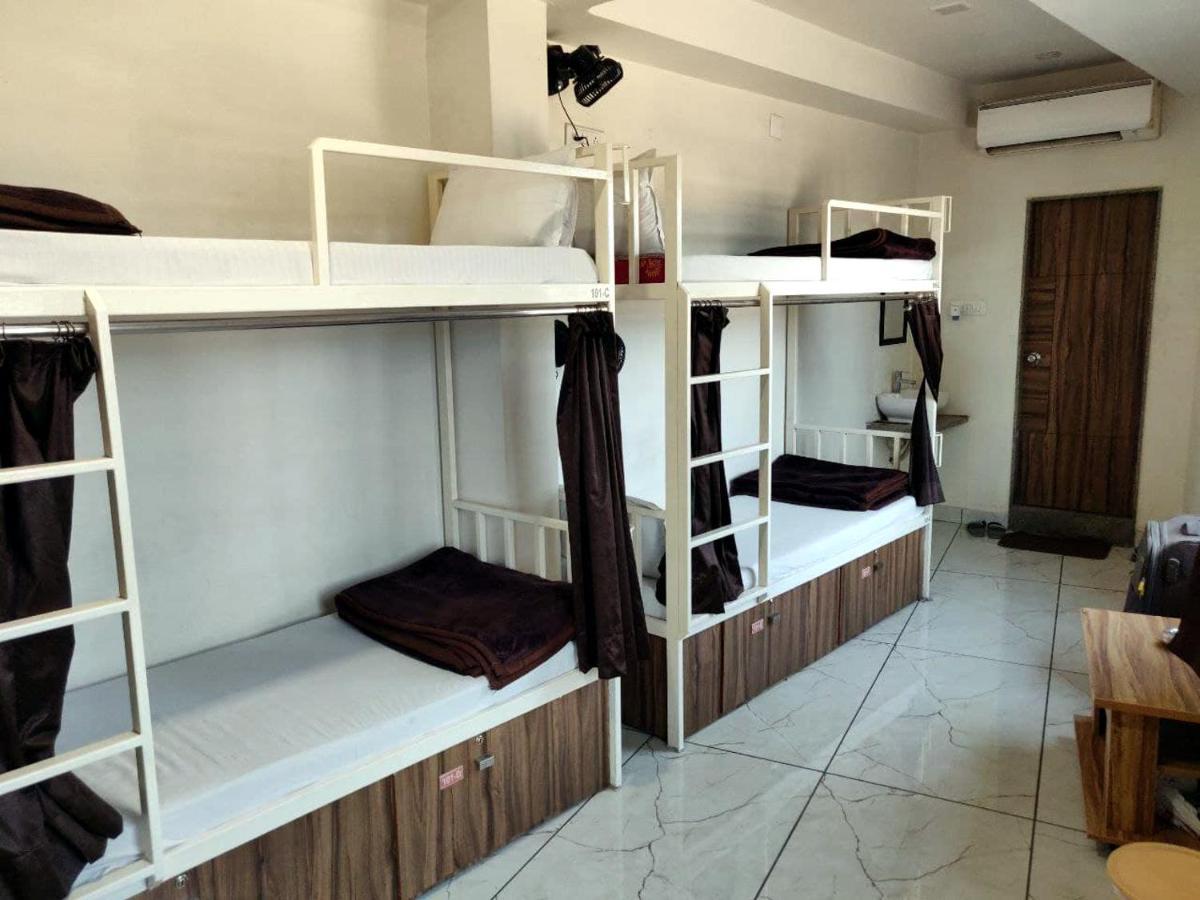 Hotel Milan Ahmadabad Zewnętrze zdjęcie