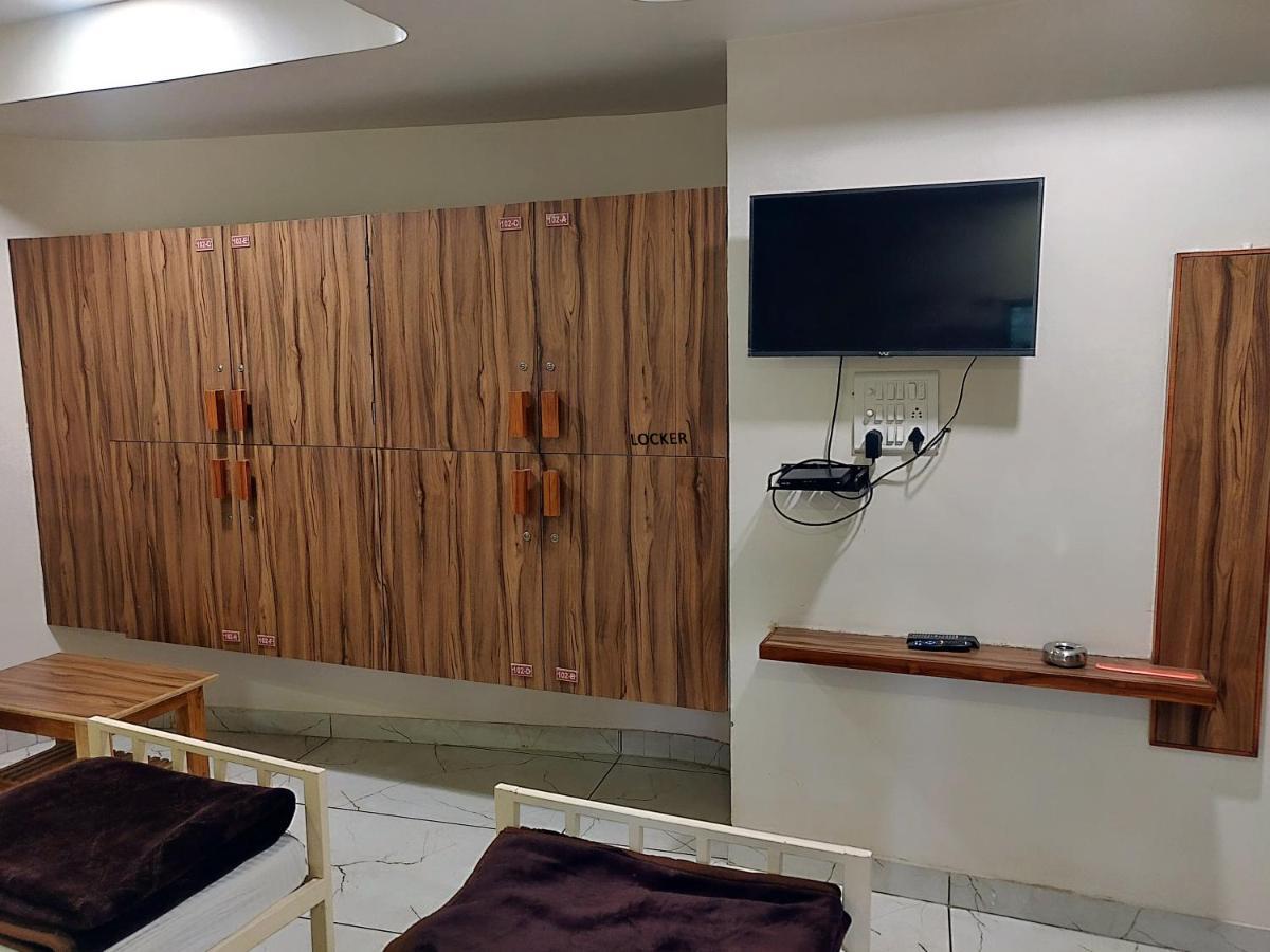 Hotel Milan Ahmadabad Zewnętrze zdjęcie