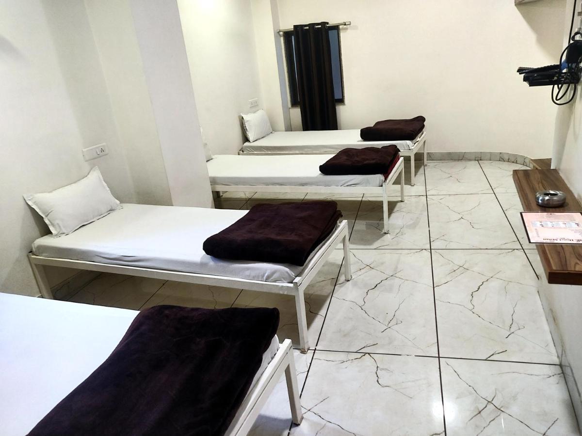 Hotel Milan Ahmadabad Zewnętrze zdjęcie