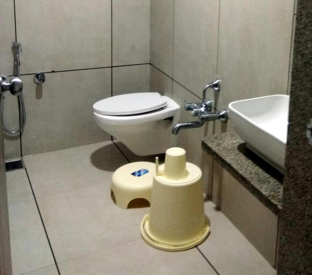 Hotel Milan Ahmadabad Zewnętrze zdjęcie