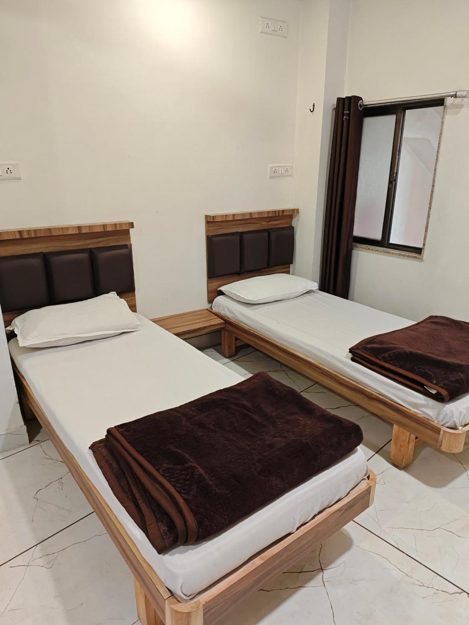 Hotel Milan Ahmadabad Zewnętrze zdjęcie